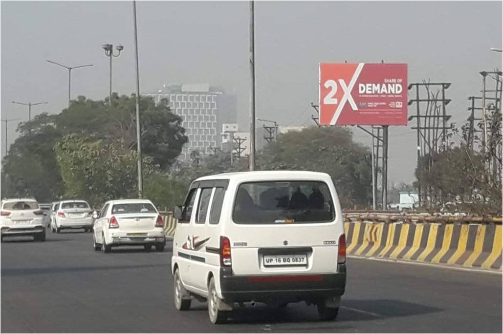 Expressway-Opp Advant Fcg Pari chowk