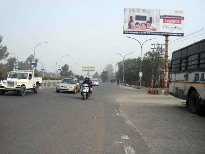 Metro station gate no 1, Noida
