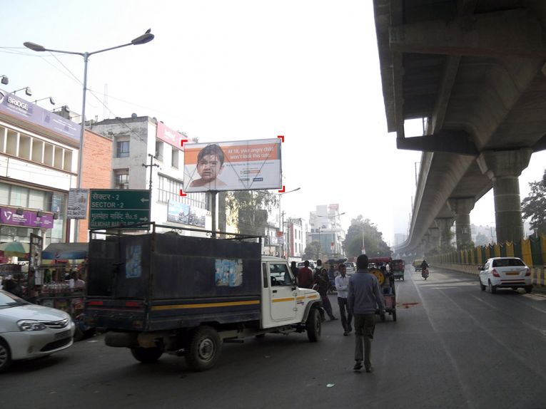 IOC Crossing, Noida