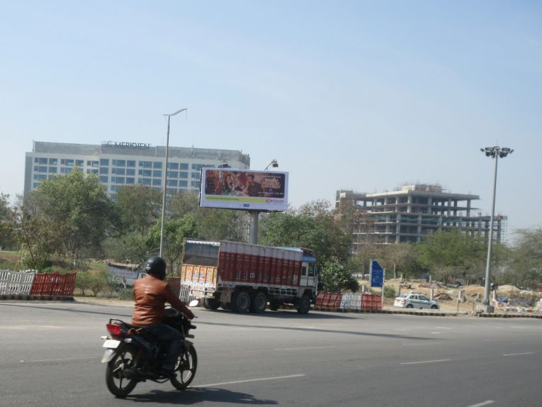 MG RoaMG Road (Gurugram),