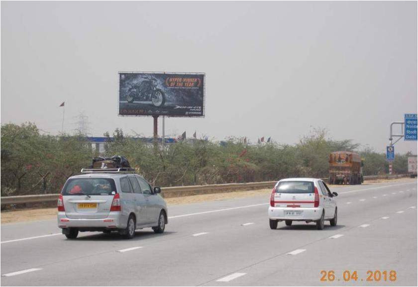 Site No-15(Yamuna Expressway Towards Pari Chowk)